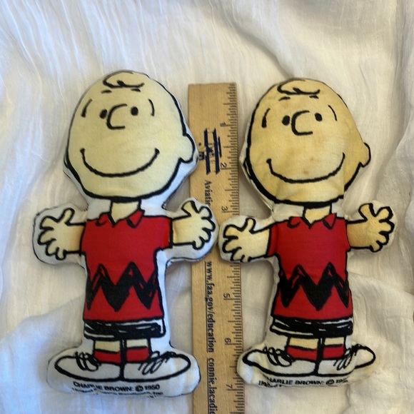 Two Vintage Mini Charlie Brown Pillows - Picture 9 of 9